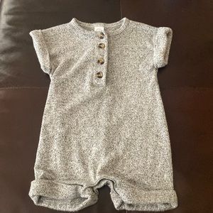 Lou Lou & Company Drew Sweater Romper Sz: 6-12 Months
